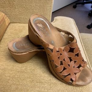 Dansko sandals size 38